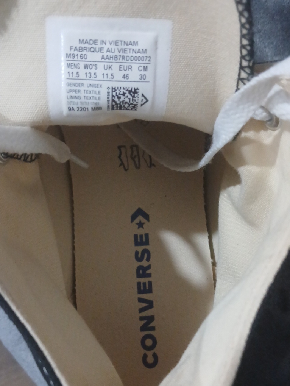 Classic Converse High Top Chuck Taylor in Black and White - Picture 6 of 6